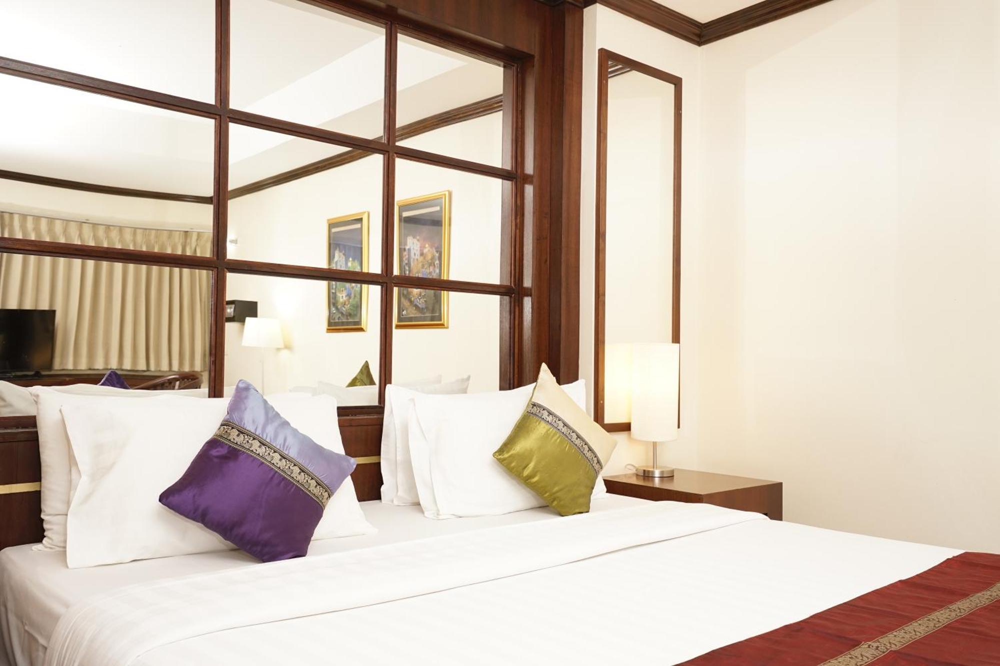 Grand Business Inn Bangkok Exterior foto